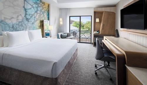 Superior Room, 1 King Bed, Non Smoking, Balcony