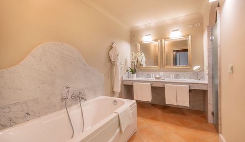 Junior Suite, Connecting Rooms