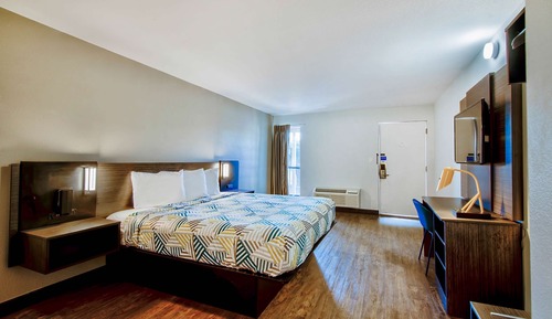 Standard Room, 1 King Bed, Non Smoking