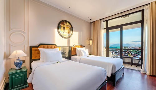 Deluxe Room, 2 Twin Beds, Balcony, City View