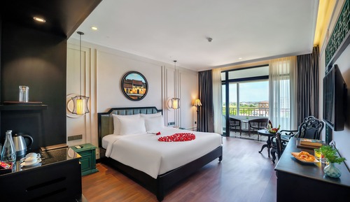 Executive Room, 1 King Bed, Balcony (Rice Field View)