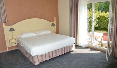 Standard Room, 2 Twin Beds, Non Smoking (with Single Sofabed)