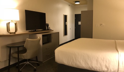 Standard Room, 1 King Bed