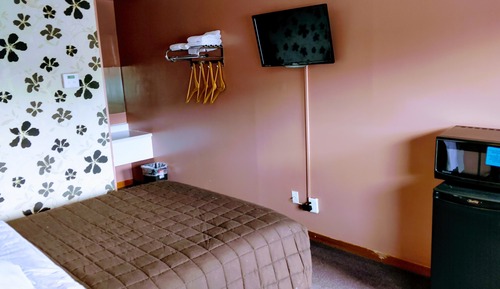 Deluxe Room, 1 Queen Bed, Courtyard View