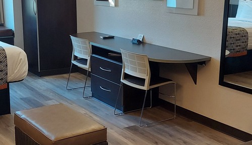 Deluxe Room, 1 Queen Bed, Accessible, Non Smoking (Mobility)