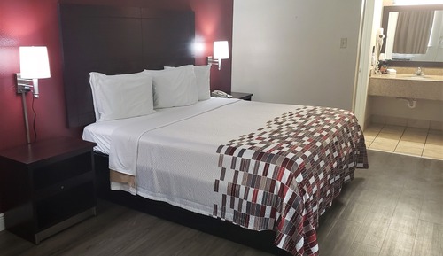 Superior Room, 1 King Bed, Smoking