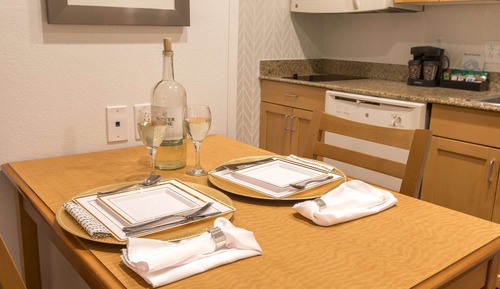 Suite, 2 Queen Beds, Accessible, City View (Bathtub)