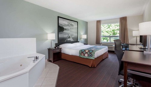 Suite, 1 King Bed, Jetted Tub