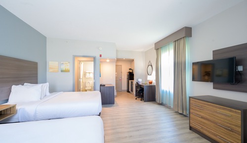 Deluxe Studio Suite, 2 Queen Beds, Non Smoking