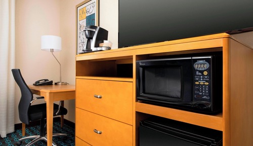 Room, 2 Queen Beds, Non Smoking (Mobility Accessible, Roll-In Shower)