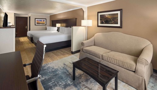 Family Studio Suite, 2 Queen Beds, Non Smoking