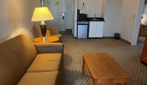Deluxe Suite, 1 King Bed, Accessible, Non Smoking (Tub with Grab Bars)