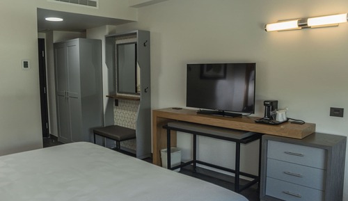 Standard Room, 1 King Bed