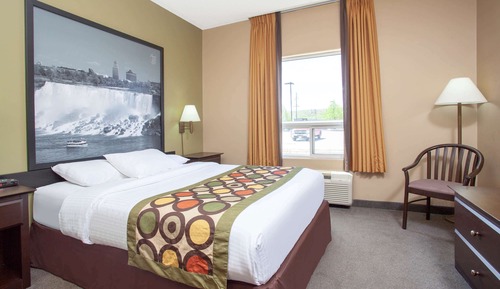 Suite, 1 Bedroom, Non Smoking (1 Queen and 1 Bunk Bed)