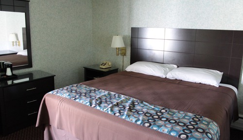 Standard Room, 1 King Bed