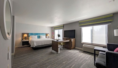 One king studio suite
