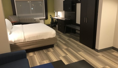 Suite, 1 Queen Bed, Accessible (MOBILITY)