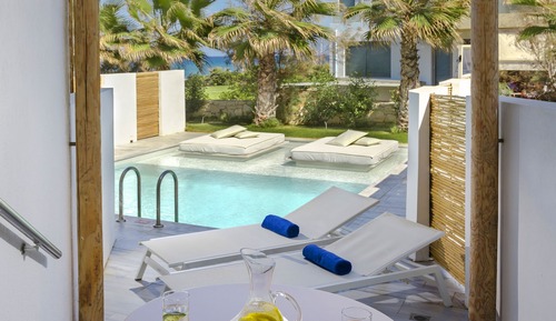 Cool Room with Sharing pool