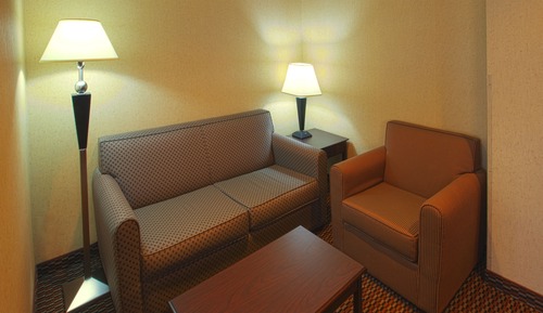 Suite, 1 King Bed (Fwy Living Room)
