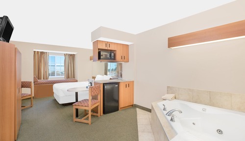 Studio Suite, 1 Queen Bed, Non Smoking