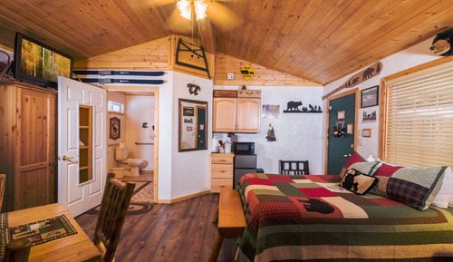 Standard Cabin, 2 Queen Beds, Non Smoking (Bears Den)