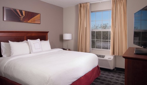 Suite, 2 Bedrooms (Mobility Accessible, Roll-In Shower)