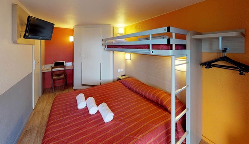Standard Room, Multiple Beds (1 Double and 1 Single bed)