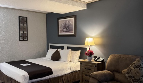 Standard Room, 1 King Bed