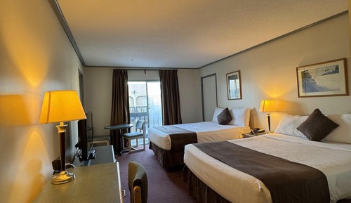 Queen Kitchenette Room: 2 Queen Beds
