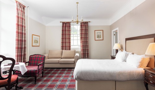Family Room (2 adults + 2 children under 12 years )