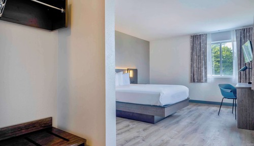 Standard Room, 1 Queen Bed, Non Smoking