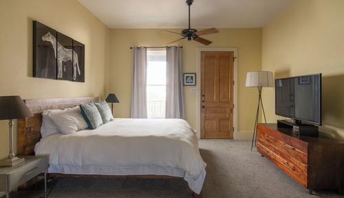 Porter Room