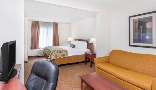 Suite, 1 King Bed, Accessible, Non Smoking