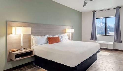 Room, 1 King Bed, Non Smoking (Exterior)