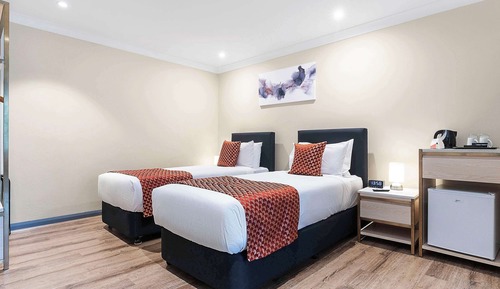 Family Deluxe Room with King & Queen Bed, Park View