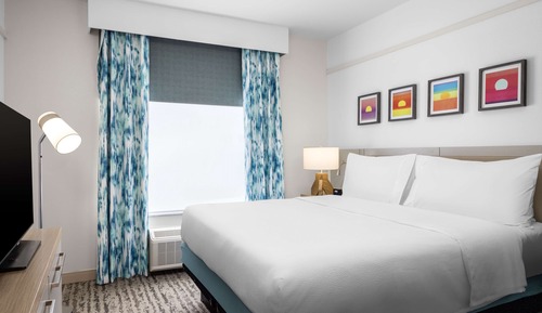 Room, 1 King Bed, Accessible, Bathtub (Mobility & Hearing, Bathtub)