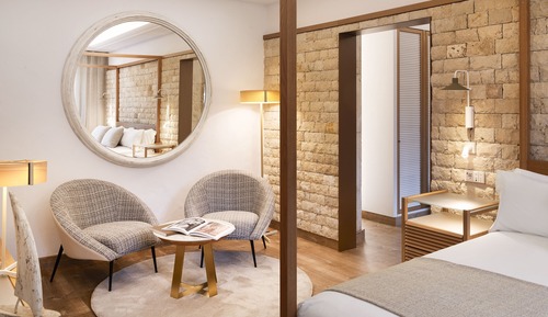 Premium Suite