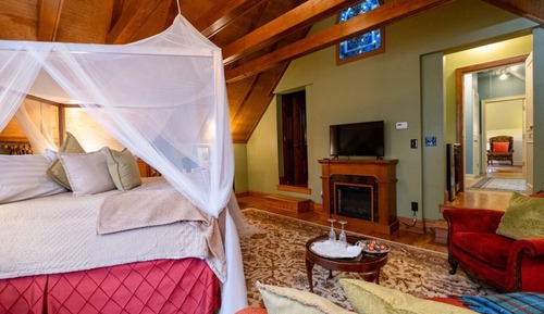 The Hemmingway Suite, Fireplace and Double person Jacuzzi