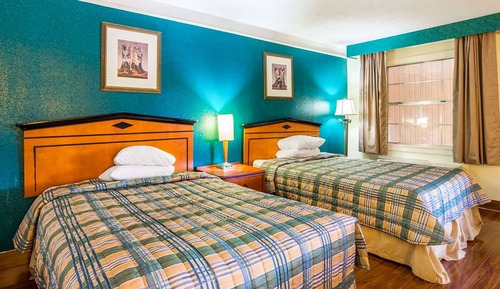 Suite, Multiple Beds, Smoking, Refrigerator & Microwave