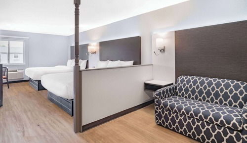 Junior Suite, Non Smoking (2 King Beds)