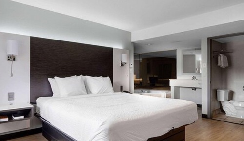 Deluxe Suite, 1 King Bed, Non Smoking