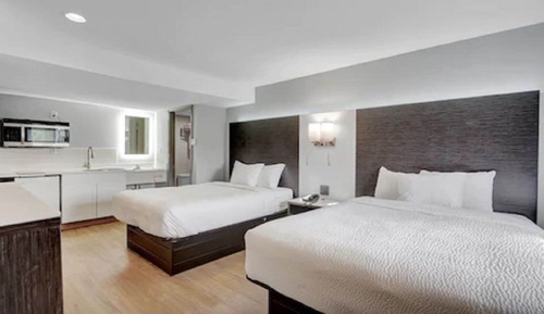 Deluxe Room, 2 Queen Beds, Non Smoking