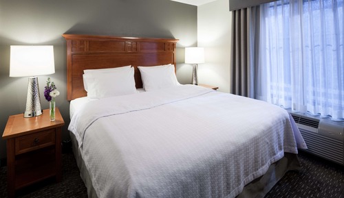 Suite, 1 King Bed, Accessible, Bathtub