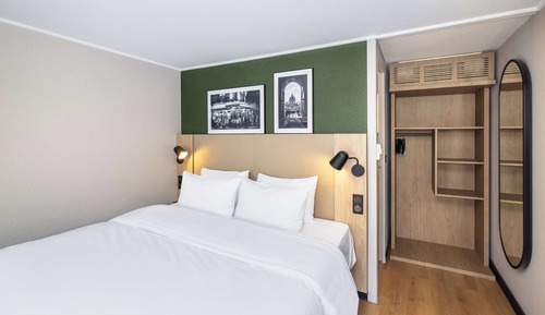 Superior Room, 1 King Bed