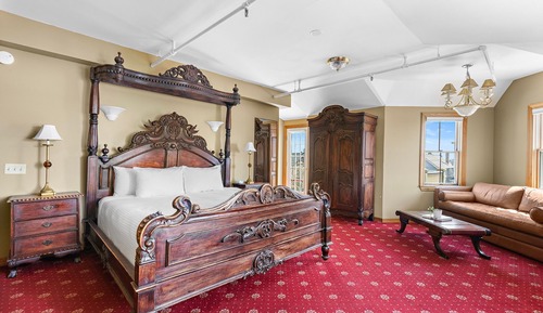 Luxury Room, 1 Bedroom, Non Smoking (LUXURY KING ROOM W. BALCONY)
