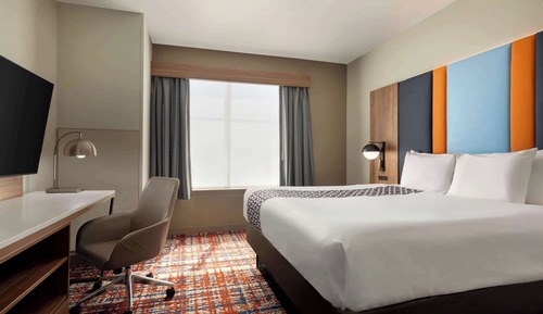 1 Bedroom King Suites City View