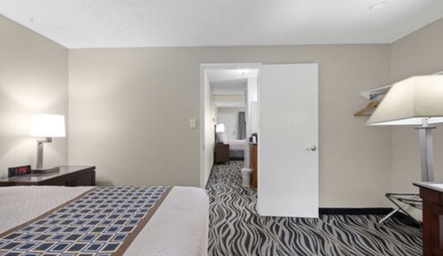 Suite, 2 Queen beds, kitchen