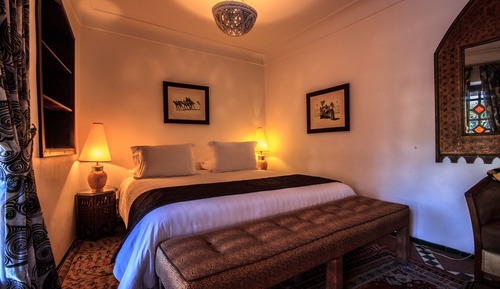 Room (Najma)