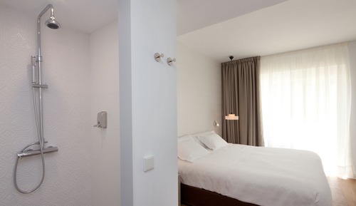 Double Room Single Use, Partial Sea View