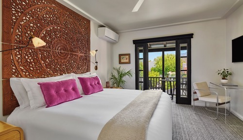 Standard Double Room, Ensuite, Mountain View